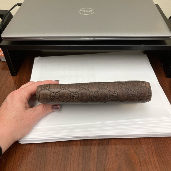 Gucci wallet.  Approximately 8x4 - Picture 9 of 13